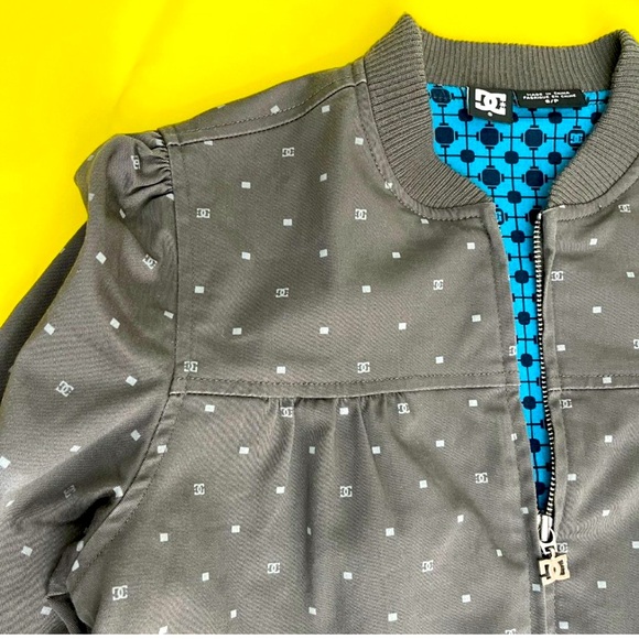 EUC - WOMENS DC BOMBER JACKET SLIM FIT SIZE SMALL - Picture 4 of 11